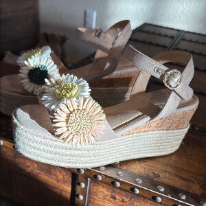 Floral Embellished Wedge Sandals